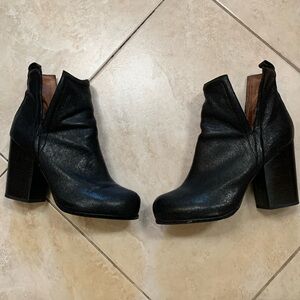 Jeffrey Campbell O’Shea black leather boots
